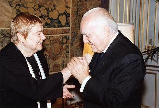 Fernanda Pivano, per il conferimento delle insegne dell'Onorificenza di Cavaliere di Gran Croce dell'Ordine al Merito della Repubblica Italiana