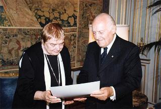 Fernanda Pivano, per il conferimento delle insegne dell'Onorificenza di Cavaliere di Gran Croce dell'Ordine al Merito della Repubblica Italiana