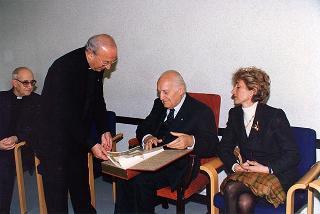 Milano: intervento del Presidente della Repubblica alla cerimonia di premiazione del III Concorso letterario promosso da "Famiglia Cristiana"