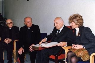 Milano: intervento del Presidente della Repubblica alla cerimonia di premiazione del III Concorso letterario promosso da "Famiglia Cristiana"