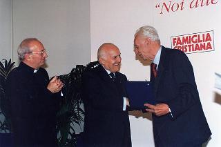 Milano: intervento del Presidente della Repubblica alla cerimonia di premiazione del III Concorso letterario promosso da "Famiglia Cristiana"