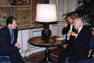 Pierre Lescure, presidente di "Canal +", con alcuni esponenti della Rete televisiva francese