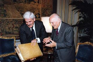 Arch. Raffaele Sirica, presidente del Consiglio nazionale degli architetti, con il nuovo Consiglio nazionale dell'Ordine