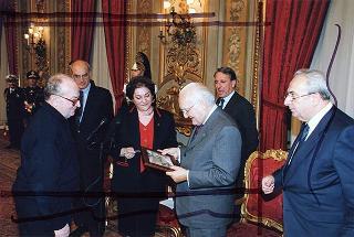 Renata Speranza, presidente dell'Associazione degli ex allievi e amici dei "Giuseppini del Murialdo", con una delegazione