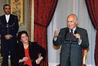 Renata Speranza, presidente dell'Associazione degli ex allievi e amici dei "Giuseppini del Murialdo", con una delegazione