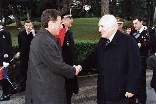 Roma: intervento del Presidente della Repubblica all'inaugurazione dell'anno accademico 1997-1998 della Scuola sottufficiali Carabinieri