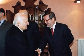 Roma: intervento del Presidente della Repubblica all'inaugurazione dell'anno accademico 1997-1998 della Scuola sottufficiali Carabinieri