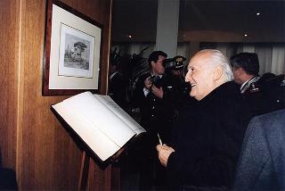 Roma: intervento del Presidente della Repubblica all'inaugurazione dell'anno accademico 1997-1998 della Scuola sottufficiali Carabinieri