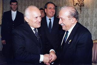 On. Luigi Arisio, presidente della Federazione dei Maestri del lavoro d'Italia, con il Consiglio nazionale