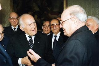 On. Luigi Arisio, presidente della Federazione dei Maestri del lavoro d'Italia, con il Consiglio nazionale