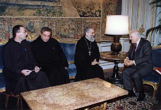 Padre abate Jean Slim, superiore generale dell'Ordine Maronita, ed alcuni padri maroniti