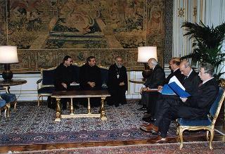 Padre abate Jean Slim, superiore generale dell'Ordine Maronita, ed alcuni padri maroniti