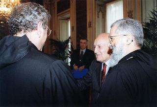 Padre abate Jean Slim, superiore generale dell'Ordine Maronita, ed alcuni padri maroniti