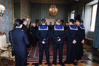Delegazione di ufficiali ed allievi della Scuola allievi sottufficiali della Marina Militare, in servizio di guardia d'onore al Palazzo del Quirinale