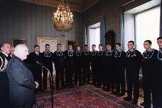 Delegazione di ufficiali ed allievi della Scuola allievi sottufficiali della Marina Militare, in servizio di guardia d'onore al Palazzo del Quirinale