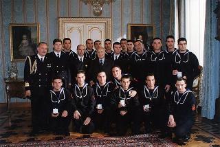 Delegazione di ufficiali ed allievi della Scuola allievi sottufficiali della Marina Militare, in servizio di guardia d'onore al Palazzo del Quirinale