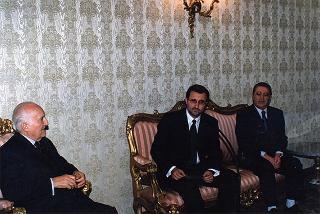 Denis Zigante, presidente della Federazione delle Associazioni degli esuli istriani, fiumani, dalmati, con gli esponenti delle predette Associazioni