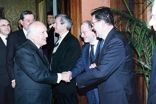 Roma, Palazzo Giustiniani: intervento del Presidente della Repubblica all'incontro con i Costituenti, in occasione delle celebrazioni del 50° anniversario della Costituzione