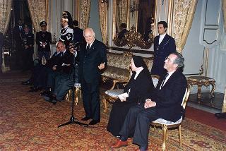 Incontro con Madre Maria Emanuela Jacovone, Vicaria generale delle Suore Missionarie di Gesù Eterno Sacerdote, con una delegazione di aderenti al "Movimento Apostolico Nuovi"