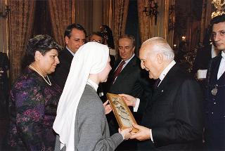 Incontro con Madre Maria Emanuela Jacovone, Vicaria generale delle Suore Missionarie di Gesù Eterno Sacerdote, con una delegazione di aderenti al "Movimento Apostolico Nuovi"
