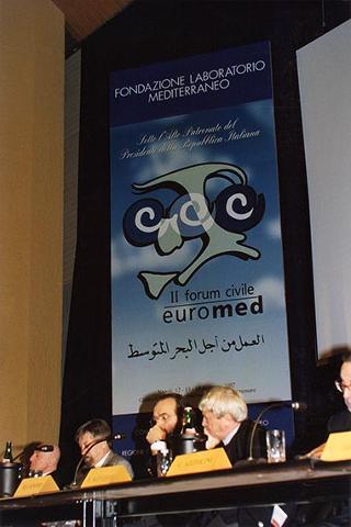 Napoli: intervento del Presidente della Repubblica all'inaugurazione del II Forum Civile Euromed ed alla cerimonia di presentazione dell'opera collettanea Napoli e i suoi Avvocati. Oggi