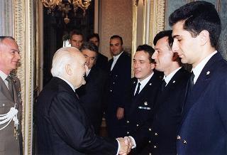 Delegazione di allievi dell'Accademia Navale di Livorno, in servizio di guardia d'onore al Palazzo del Quirinale