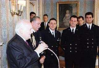 Delegazione di allievi dell'Accademia Navale di Livorno, in servizio di guardia d'onore al Palazzo del Quirinale