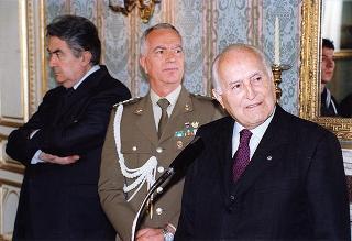Delegazione di allievi dell'Accademia Navale di Livorno, in servizio di guardia d'onore al Palazzo del Quirinale