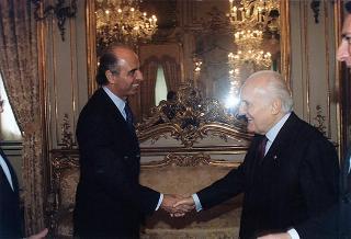 Mario Pescante, presidente del CONI, Primo Nebiolo, presidente della IAAF, Gianni Gola, presidente della FIDAL, ed una delegazione di atleti e dirigenti, in occasione del centenario di fondazione della Federazione Italiana di Atletica Leggera