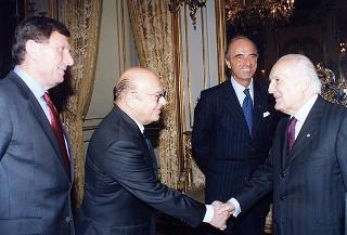 Mario Pescante, presidente del CONI, Primo Nebiolo, presidente della IAAF, Gianni Gola, presidente della FIDAL, ed una delegazione di atleti e dirigenti, in occasione del centenario di fondazione della Federazione Italiana di Atletica Leggera