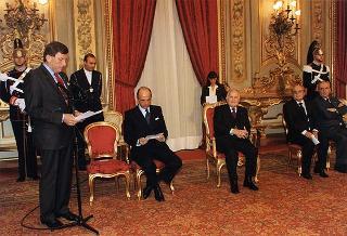 Mario Pescante, presidente del CONI, Primo Nebiolo, presidente della IAAF, Gianni Gola, presidente della FIDAL, ed una delegazione di atleti e dirigenti, in occasione del centenario di fondazione della Federazione Italiana di Atletica Leggera