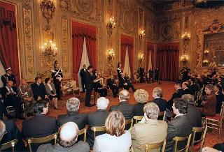 Mario Pescante, presidente del CONI, Primo Nebiolo, presidente della IAAF, Gianni Gola, presidente della FIDAL, ed una delegazione di atleti e dirigenti, in occasione del centenario di fondazione della Federazione Italiana di Atletica Leggera