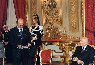 Mario Pescante, presidente del CONI, Primo Nebiolo, presidente della IAAF, Gianni Gola, presidente della FIDAL, ed una delegazione di atleti e dirigenti, in occasione del centenario di fondazione della Federazione Italiana di Atletica Leggera