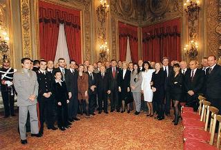 Mario Pescante, presidente del CONI, Primo Nebiolo, presidente della IAAF, Gianni Gola, presidente della FIDAL, ed una delegazione di atleti e dirigenti, in occasione del centenario di fondazione della Federazione Italiana di Atletica Leggera