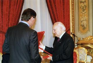 Mario Pescante, presidente del CONI, Primo Nebiolo, presidente della IAAF, Gianni Gola, presidente della FIDAL, ed una delegazione di atleti e dirigenti, in occasione del centenario di fondazione della Federazione Italiana di Atletica Leggera