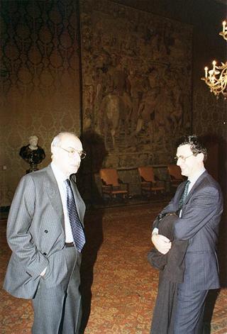 Esponenti dell'Ordine dei giornalisti, della Federazione nazionale della stampa italiana, dell'Associazione della stampa parlamentare e dell'Associazione della stampa estera in Italia ed una delegazione di giornalisti delle Agenzie, dei quotidiani e delle testate televisive che seguono l'attività del Presidente della Repubblica