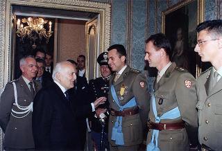 Delegazione di ufficiali e militari di truppa del Reggimento "Lancieri di Montebello", in servizio di guardia d'onore al Palazzo del Quirinale