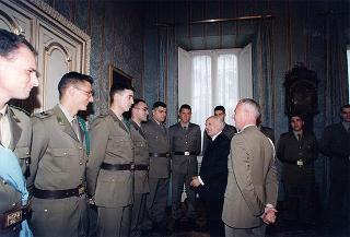 Delegazione di ufficiali e militari di truppa del Reggimento &quot;Lancieri di Montebello&quot;, in servizio di guardia d'onore al Palazzo del Quirinale