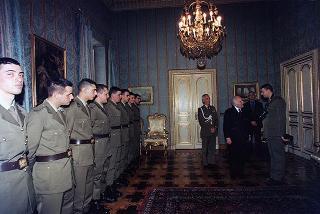 Delegazione di ufficiali e militari di truppa del Reggimento "Lancieri di Montebello", in servizio di guardia d'onore al Palazzo del Quirinale