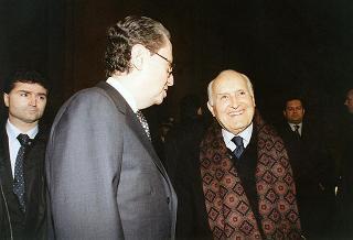 Intervento del Presidente della Repubblica alla rappresentazione della commedia "Mercadet l'affarista" di Honorè de Balzac, promossa dall'Ente Teatrale Italiano per rendere omaggio alla lunga attività artistica di Ernesto Calindri, protagonista dello spettacolo.