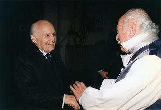 Intervento del Presidente della Repubblica alla rappresentazione della commedia "Mercadet l'affarista" di Honorè de Balzac, promossa dall'Ente Teatrale Italiano per rendere omaggio alla lunga attività artistica di Ernesto Calindri, protagonista dello spettacolo.