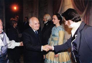 Intervento del Presidente della Repubblica alla rappresentazione della commedia "Mercadet l'affarista" di Honorè de Balzac, promossa dall'Ente Teatrale Italiano per rendere omaggio alla lunga attività artistica di Ernesto Calindri, protagonista dello spettacolo.
