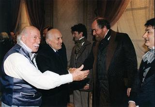Intervento del Presidente della Repubblica alla rappresentazione della commedia "Mercadet l'affarista" di Honorè de Balzac, promossa dall'Ente Teatrale Italiano per rendere omaggio alla lunga attività artistica di Ernesto Calindri, protagonista dello spettacolo.