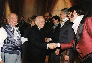 Intervento del Presidente della Repubblica alla rappresentazione della commedia "Mercadet l'affarista" di Honorè de Balzac, promossa dall'Ente Teatrale Italiano per rendere omaggio alla lunga attività artistica di Ernesto Calindri, protagonista dello spettacolo.
