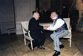 Intervento del Presidente della Repubblica alla rappresentazione della commedia "Mercadet l'affarista" di Honorè de Balzac, promossa dall'Ente Teatrale Italiano per rendere omaggio alla lunga attività artistica di Ernesto Calindri, protagonista dello spettacolo.