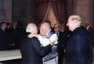 Intervento del Presidente della Repubblica alla rappresentazione della commedia "Mercadet l'affarista" di Honorè de Balzac, promossa dall'Ente Teatrale Italiano per rendere omaggio alla lunga attività artistica di Ernesto Calindri, protagonista dello spettacolo.