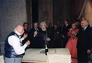 Intervento del Presidente della Repubblica alla rappresentazione della commedia "Mercadet l'affarista" di Honorè de Balzac, promossa dall'Ente Teatrale Italiano per rendere omaggio alla lunga attività artistica di Ernesto Calindri, protagonista dello spettacolo.