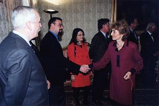 Prof. Giovanni Pettinato, direttore della Missione archeologica italiana a Byblos, con il prof. Giuseppe D'Ascenzo, rettore dell'Università degli studi di Roma "La Sapienza", ed alcuni studiosi, per illustrare i risultati delle ricerche archeologiche in Libano