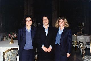 Prof. Giovanni Pettinato, direttore della Missione archeologica italiana a Byblos, con il prof. Giuseppe D'Ascenzo, rettore dell'Università degli studi di Roma "La Sapienza", ed alcuni studiosi, per illustrare i risultati delle ricerche archeologiche in Libano