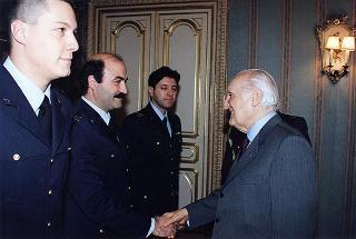 Delegazione di ufficiali e militari di truppa della Compagnia d'onore dell'Aeronautica Militare, in servizio di guardia d'onore al Palazzo del Quirinale